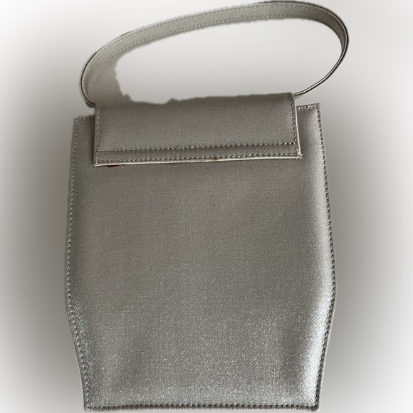 👛Explosion Oyster Sparkle Lame Handbag by Stuart Weitzman | Neutral Beige - Picture 8 of 15